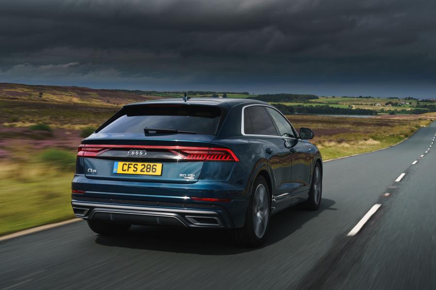  Audi Q8 50 TDI Quattro S-Line 2018 года  (UK) (фото 13 из 27)